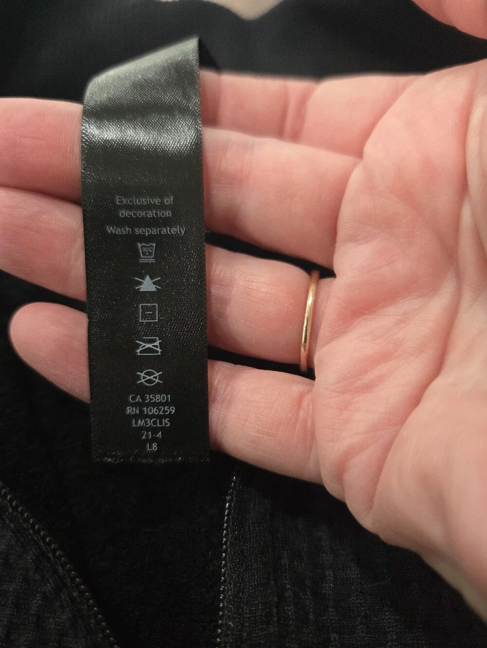 lululemon athletica Half Zip  Black Men's  Pull-Over Top Enginereed Warmth Sz SM
